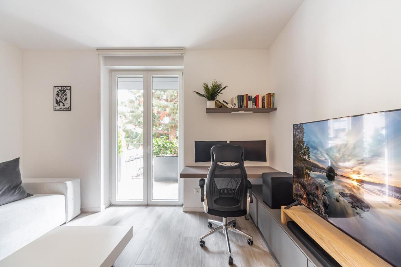Comfy Apt With Private Parking & Balcony Milano Exteriör bild