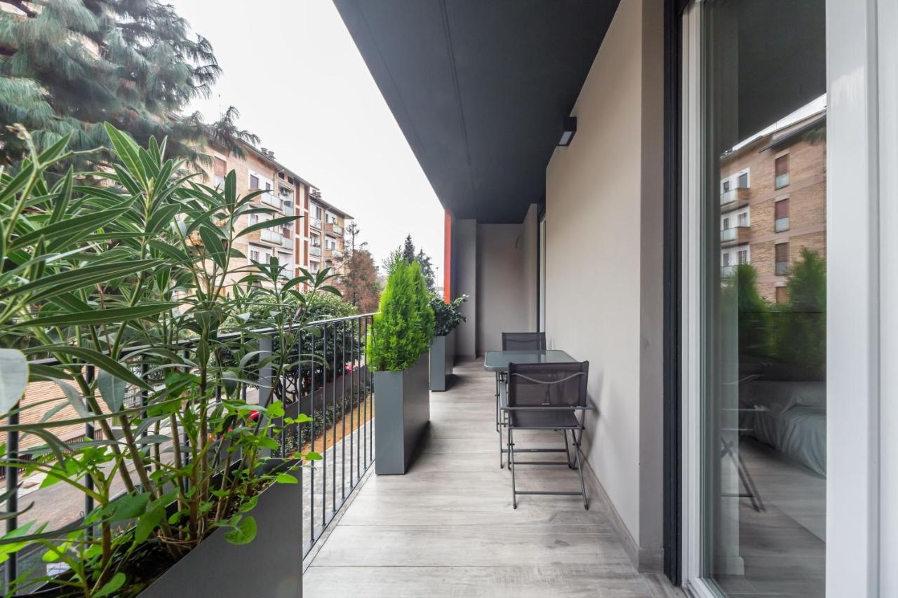 Comfy Apt With Private Parking & Balcony Milano Exteriör bild