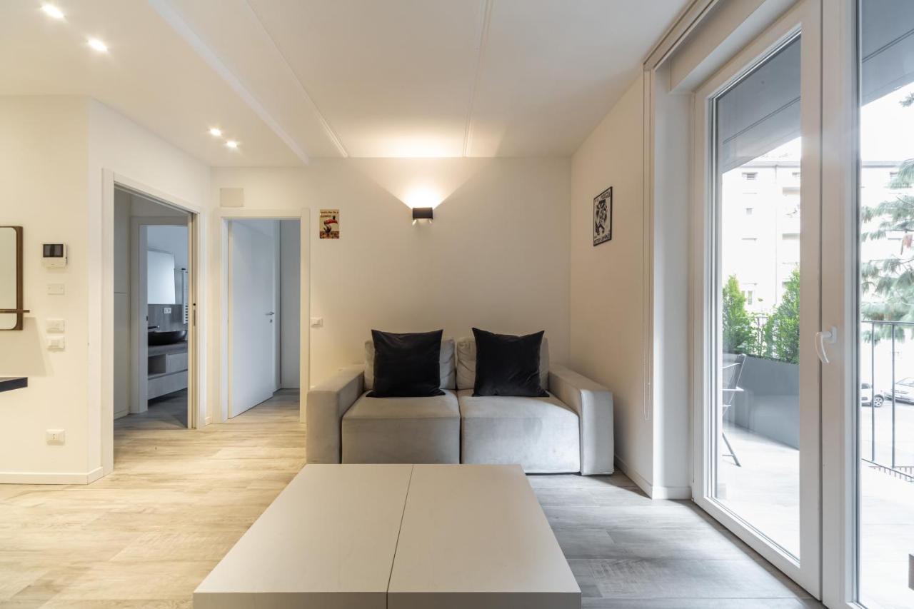 Comfy Apt With Private Parking & Balcony Milano Exteriör bild