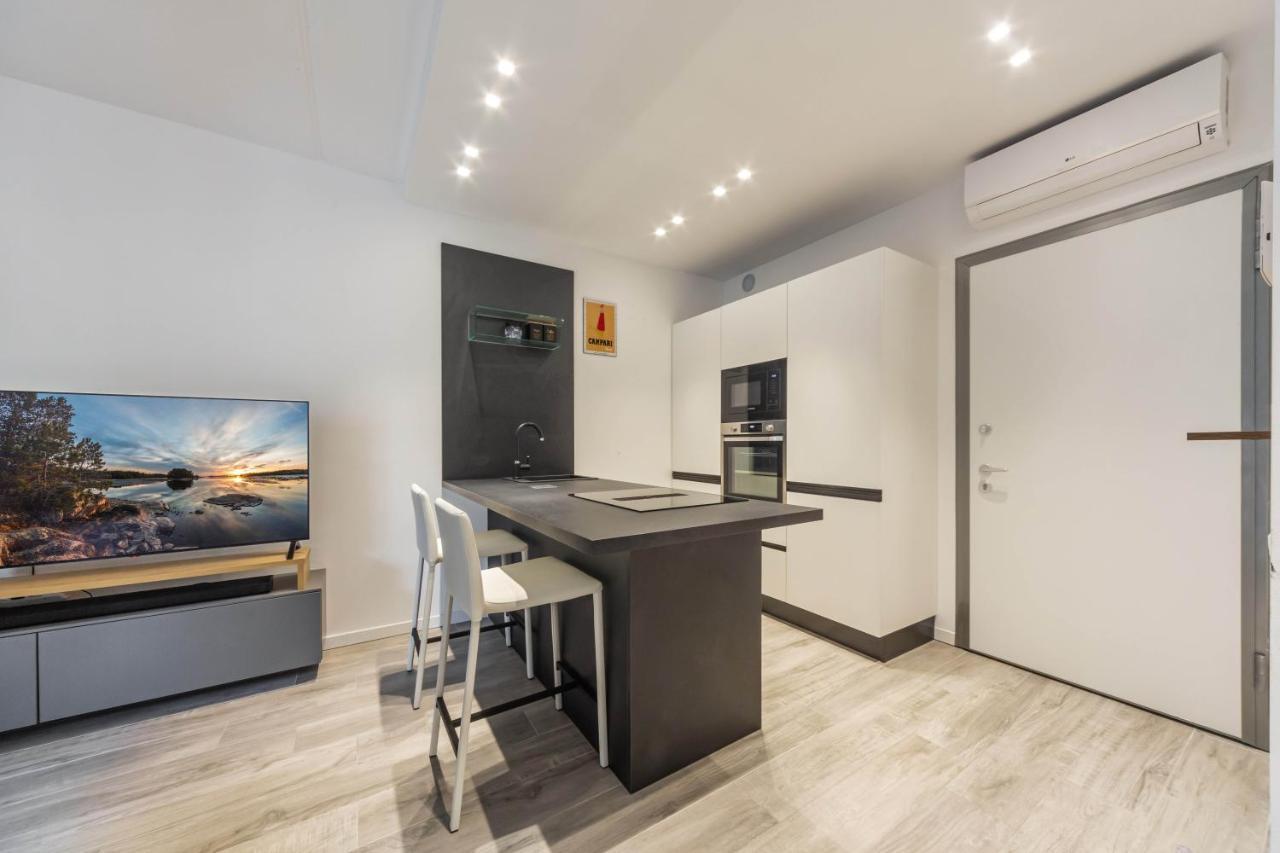 Comfy Apt With Private Parking & Balcony Milano Exteriör bild